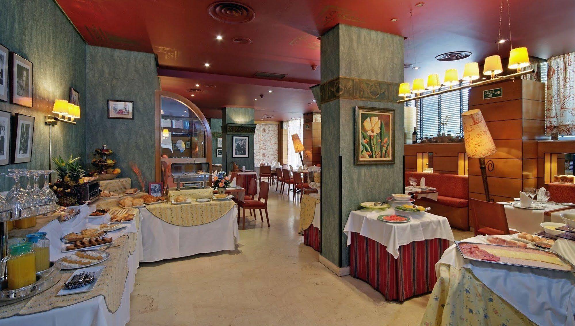 Tryp Valladolid Sofia Parquesol Hotel Restoran fotoğraf