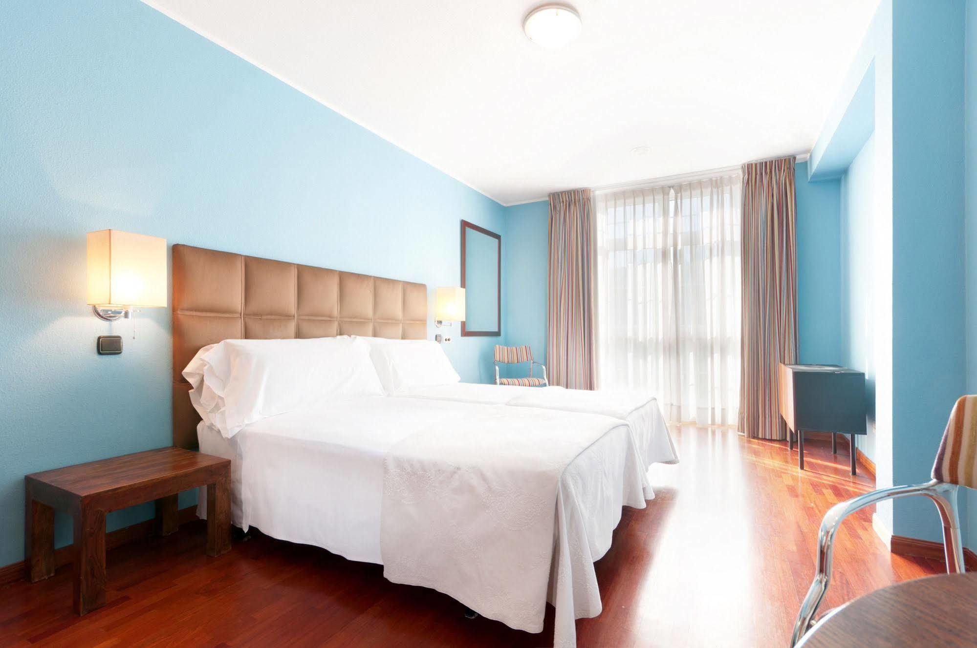Tryp Valladolid Sofia Parquesol Hotel Oda fotoğraf
