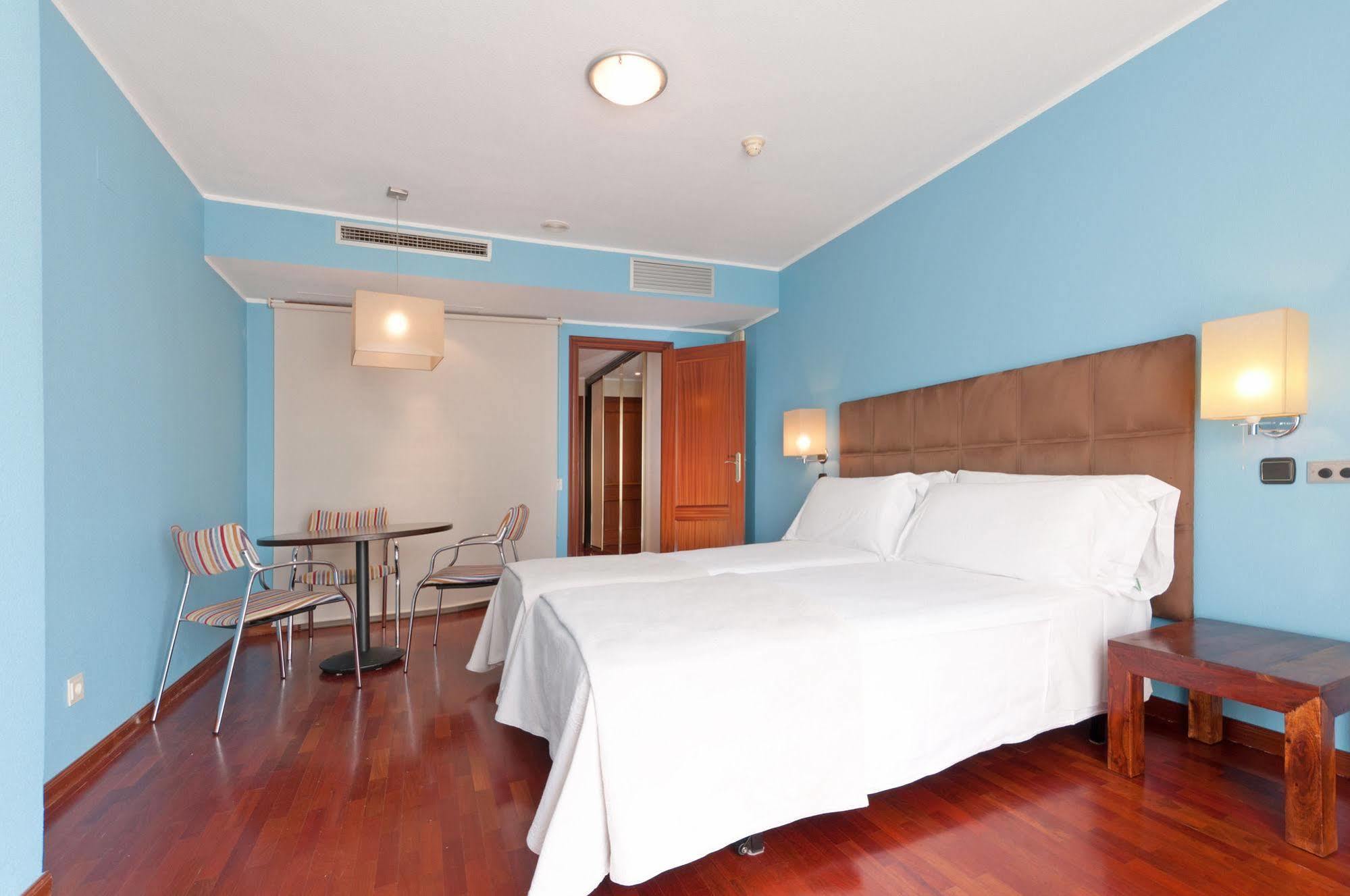 Tryp Valladolid Sofia Parquesol Hotel Oda fotoğraf