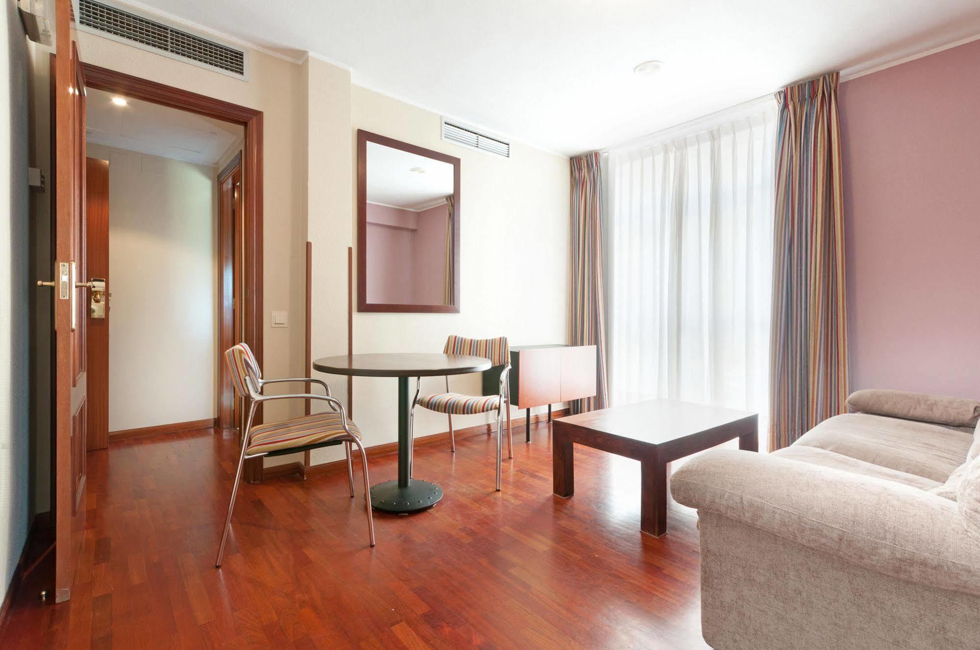 Tryp Valladolid Sofia Parquesol Hotel Oda fotoğraf