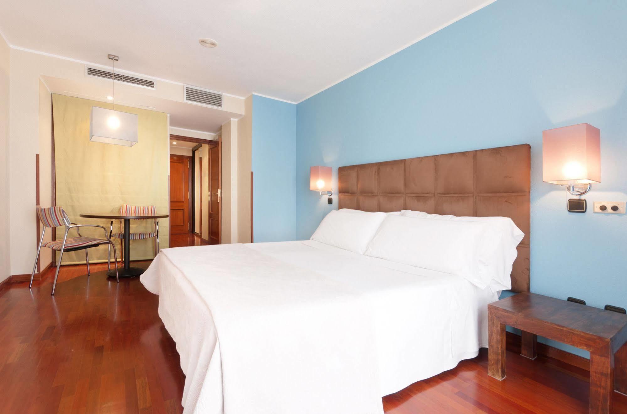 Tryp Valladolid Sofia Parquesol Hotel Oda fotoğraf